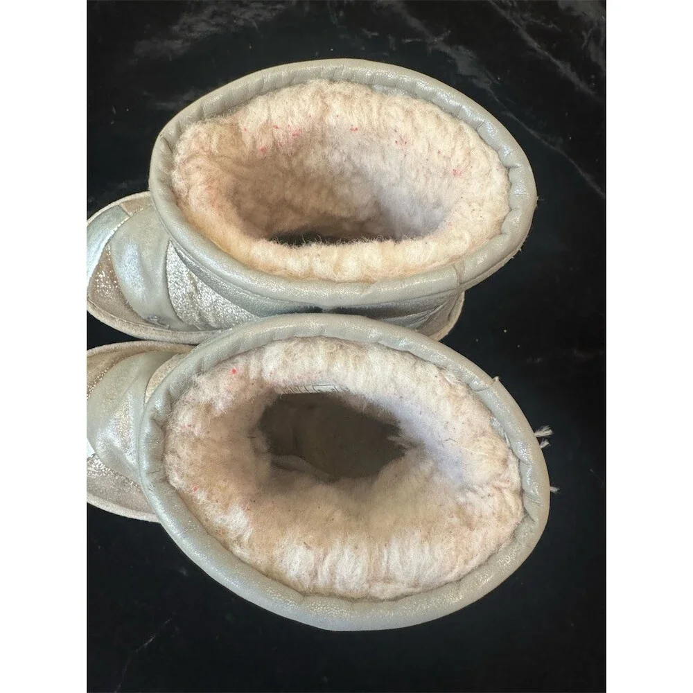 UGG classic short